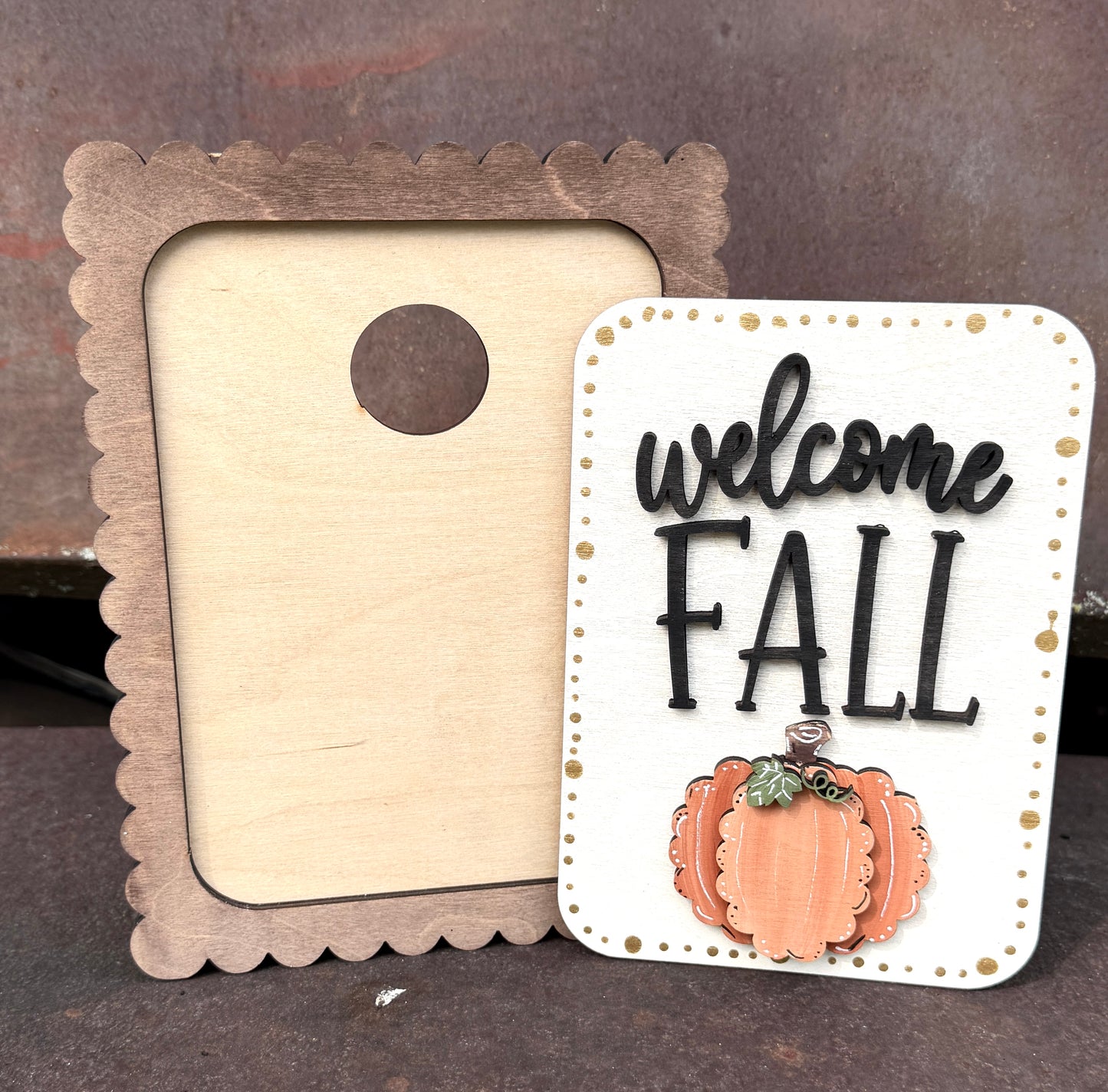 Scalloped Frame Interchangeable Blank (Includes Welcome Fall Insert)