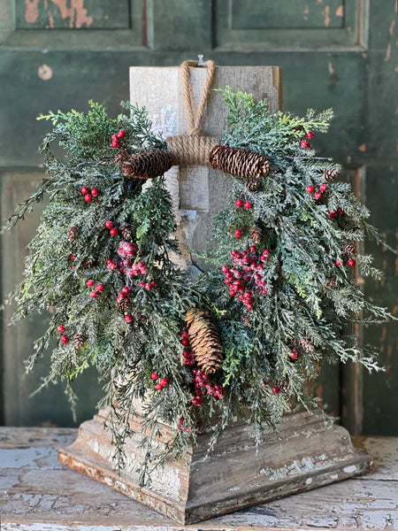 20" Divinity Berry Hanging Wreath