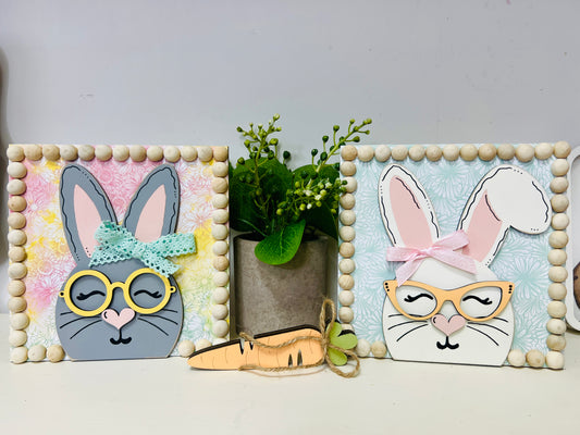 Bunny Couple with Carrot