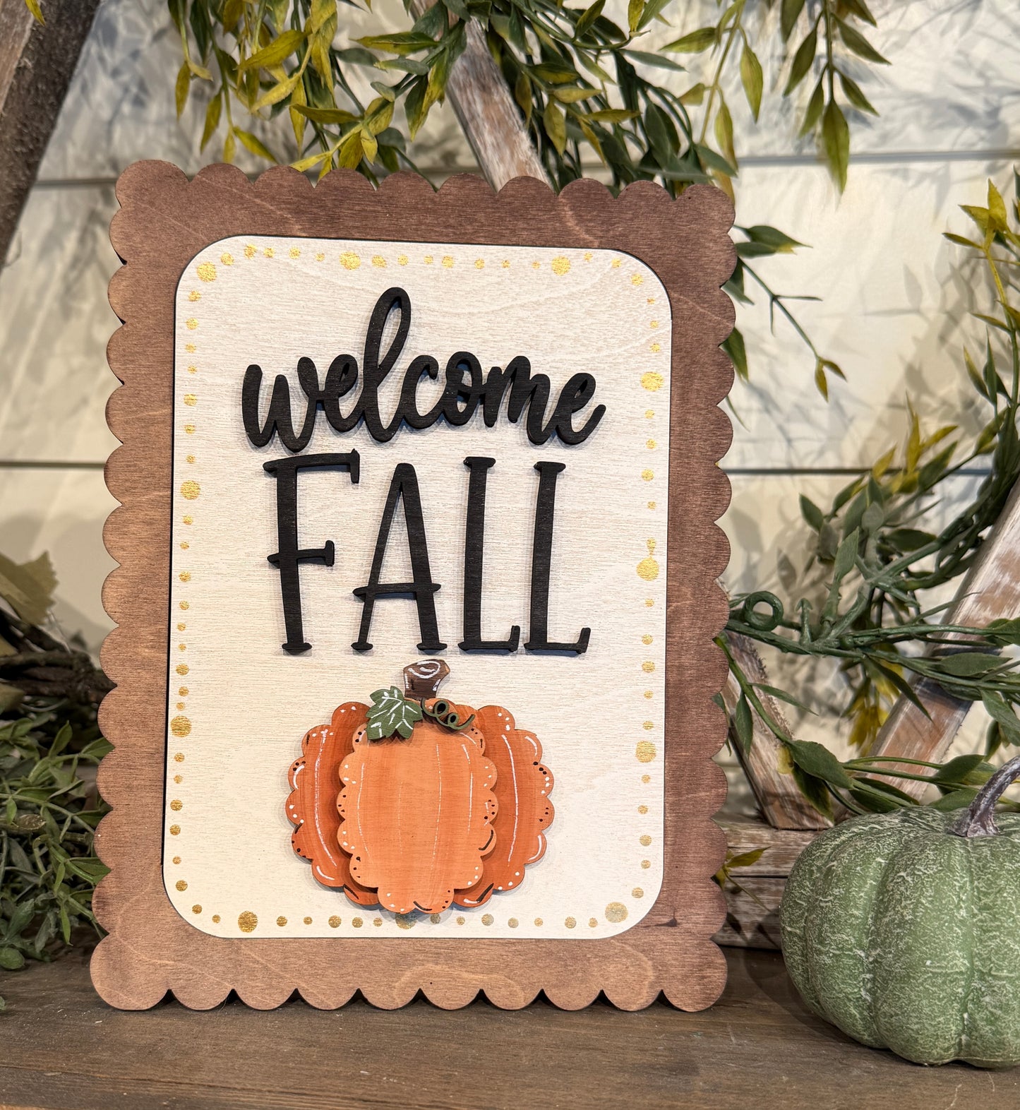 Scalloped Frame Interchangeable Blank (Includes Welcome Fall Insert)